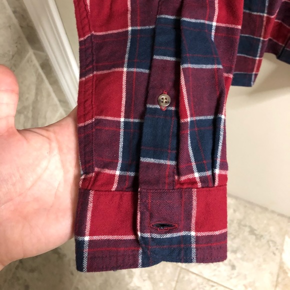 Cabela’s || Red & Blue Flannel - Picture 5 of 6
